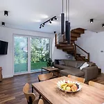 Prestigious With Garden, Garage, And Elegant Krakau