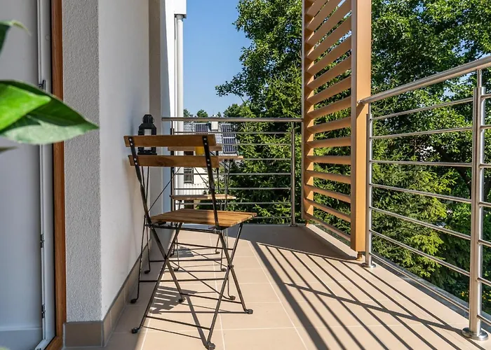 Prestigious With Garden, Garage, And Elegant וילה *