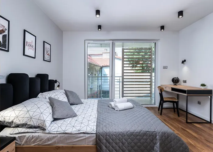 וילה Prestigious With Garden, Garage, And Elegant קרקוב