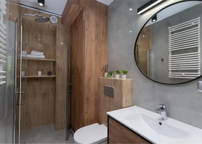 Prestigious With Garden, Garage, And Elegant וילה קרקוב