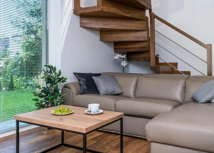 Prestigious With Garden, Garage, And Elegant קרקוב