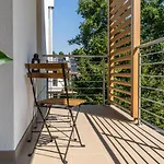 Prestigious With Garden, Garage, And Elegant 빌라 *